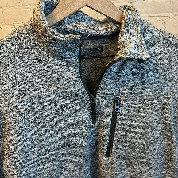 Half zip pullover - Picture 2 of 3